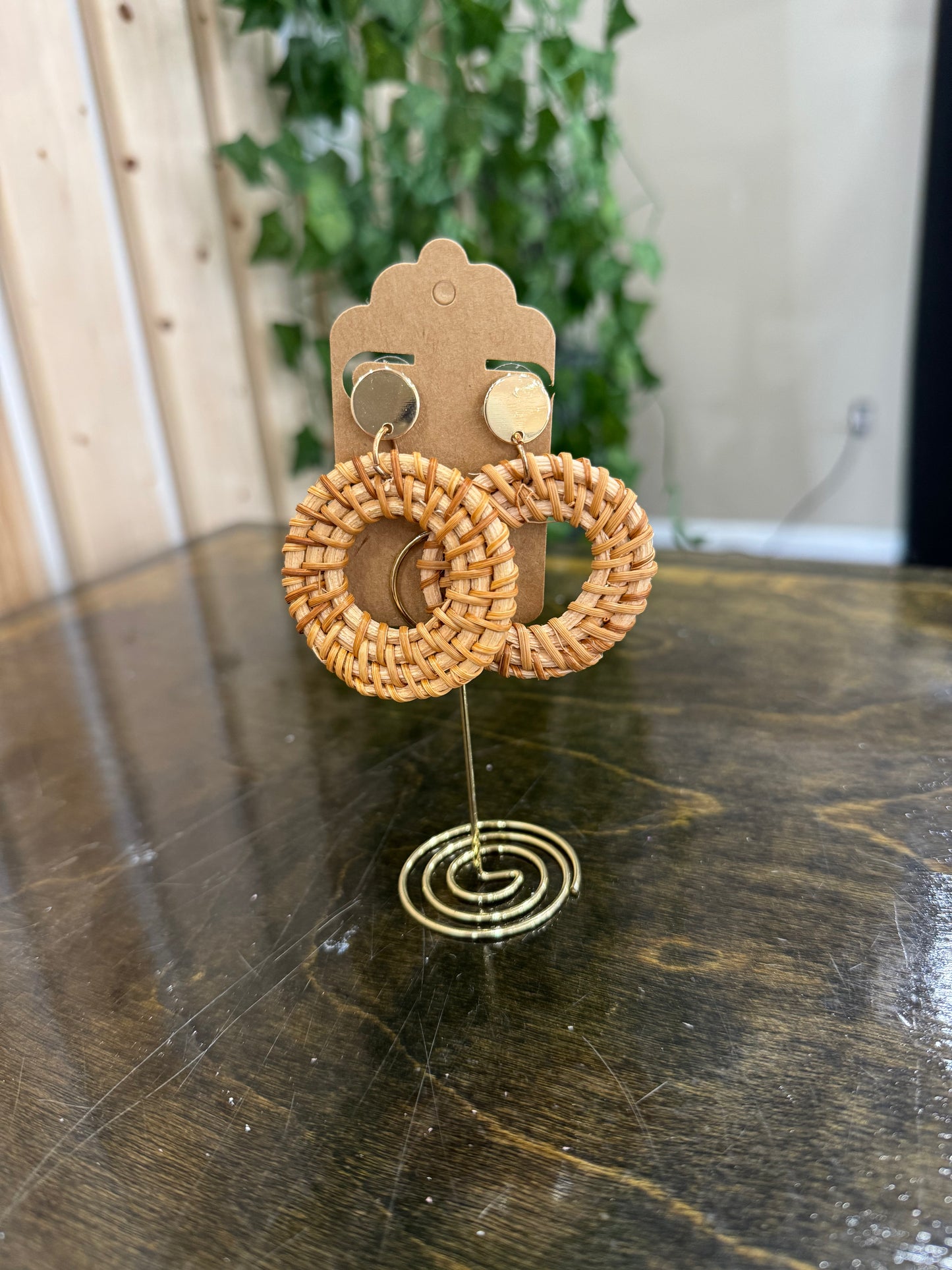 Wicker stud earrings