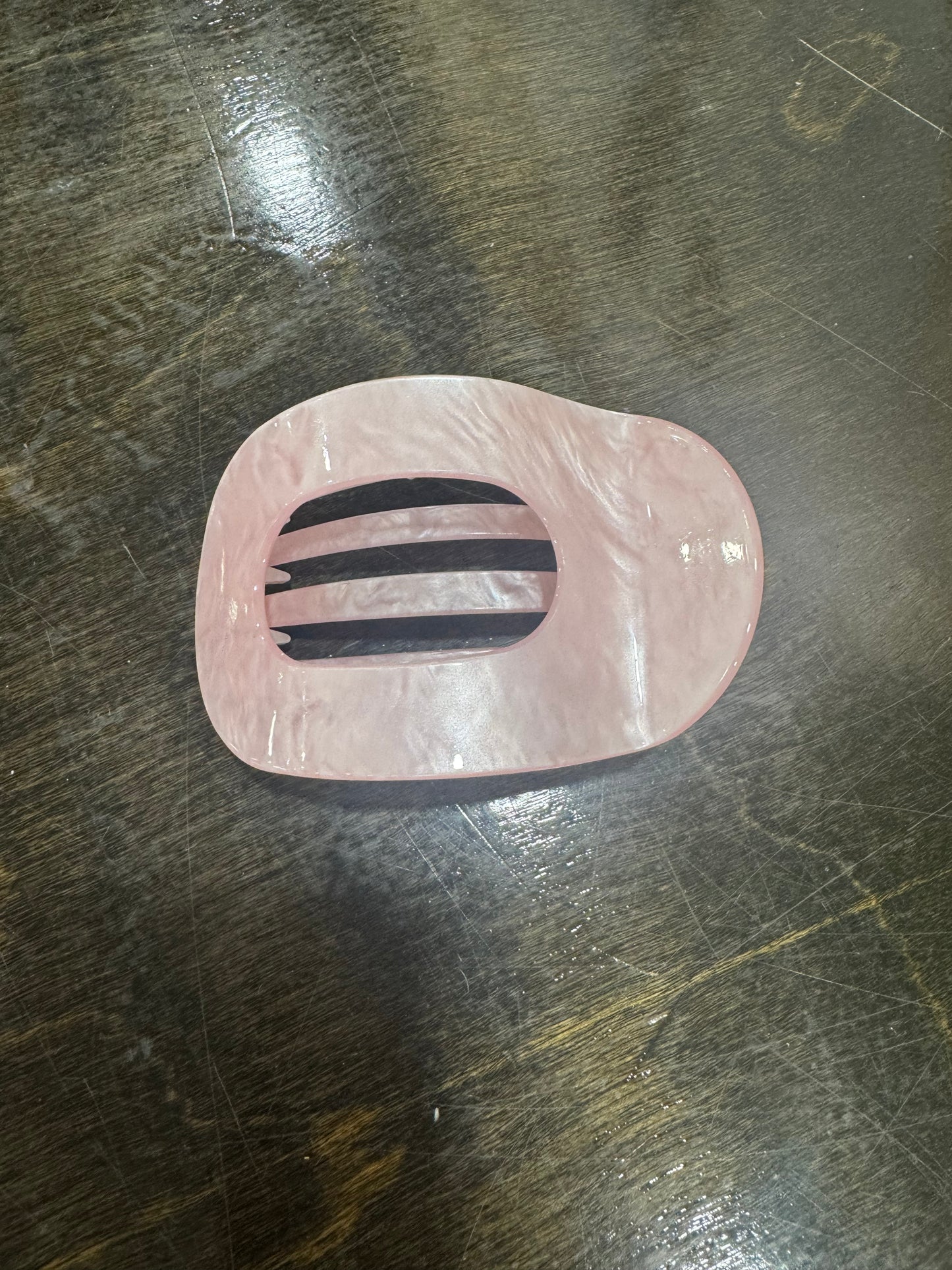 Flat pink marble clip