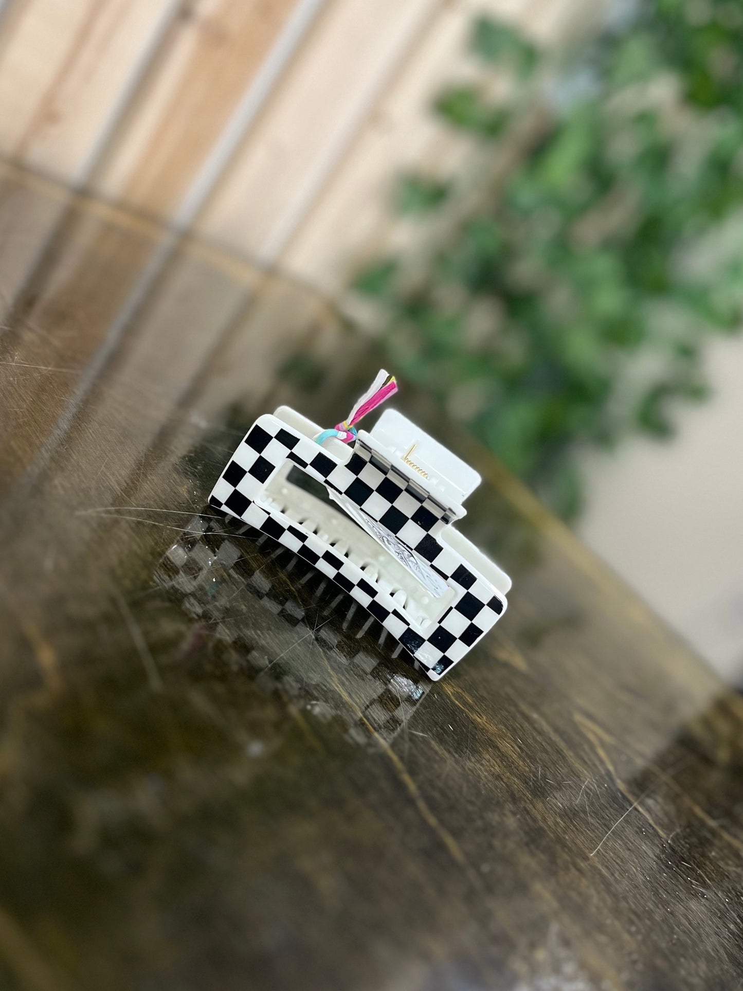 White and Black Checkered Claw Clip
