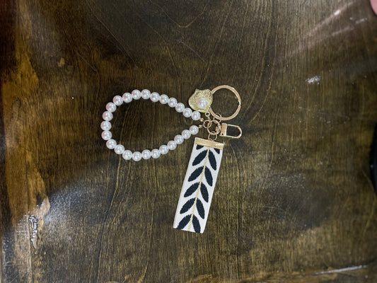 Pearl and Petals keychain-black