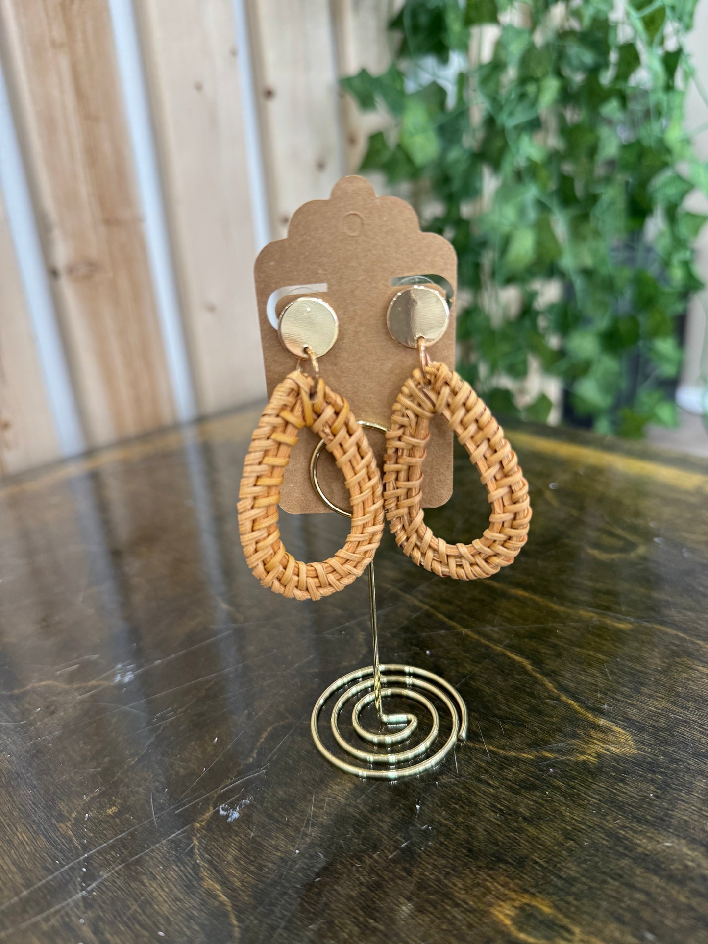 Tear drop wicker stud earrings