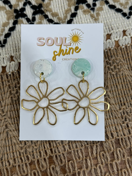 Green marble stud gold flower clay